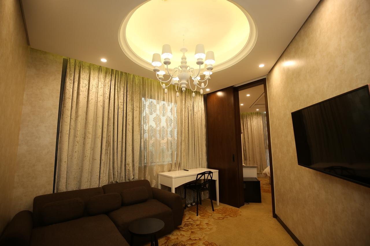 Crown Crystal Hotel Shanghai Exterior photo