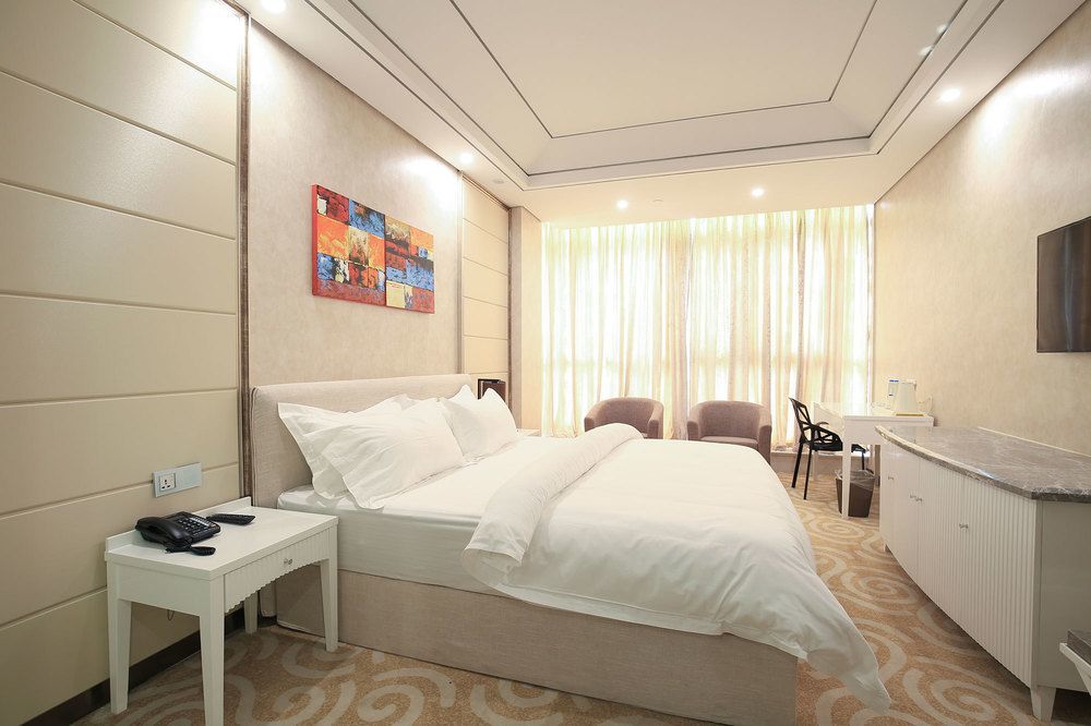 Crown Crystal Hotel Shanghai Exterior photo