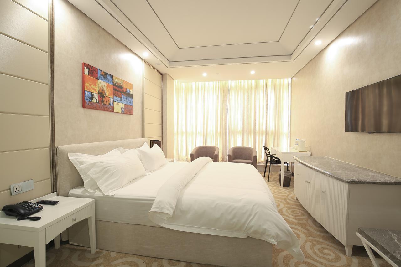 Crown Crystal Hotel Shanghai Exterior photo